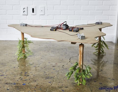 신익균 〈Tropical Future House〉